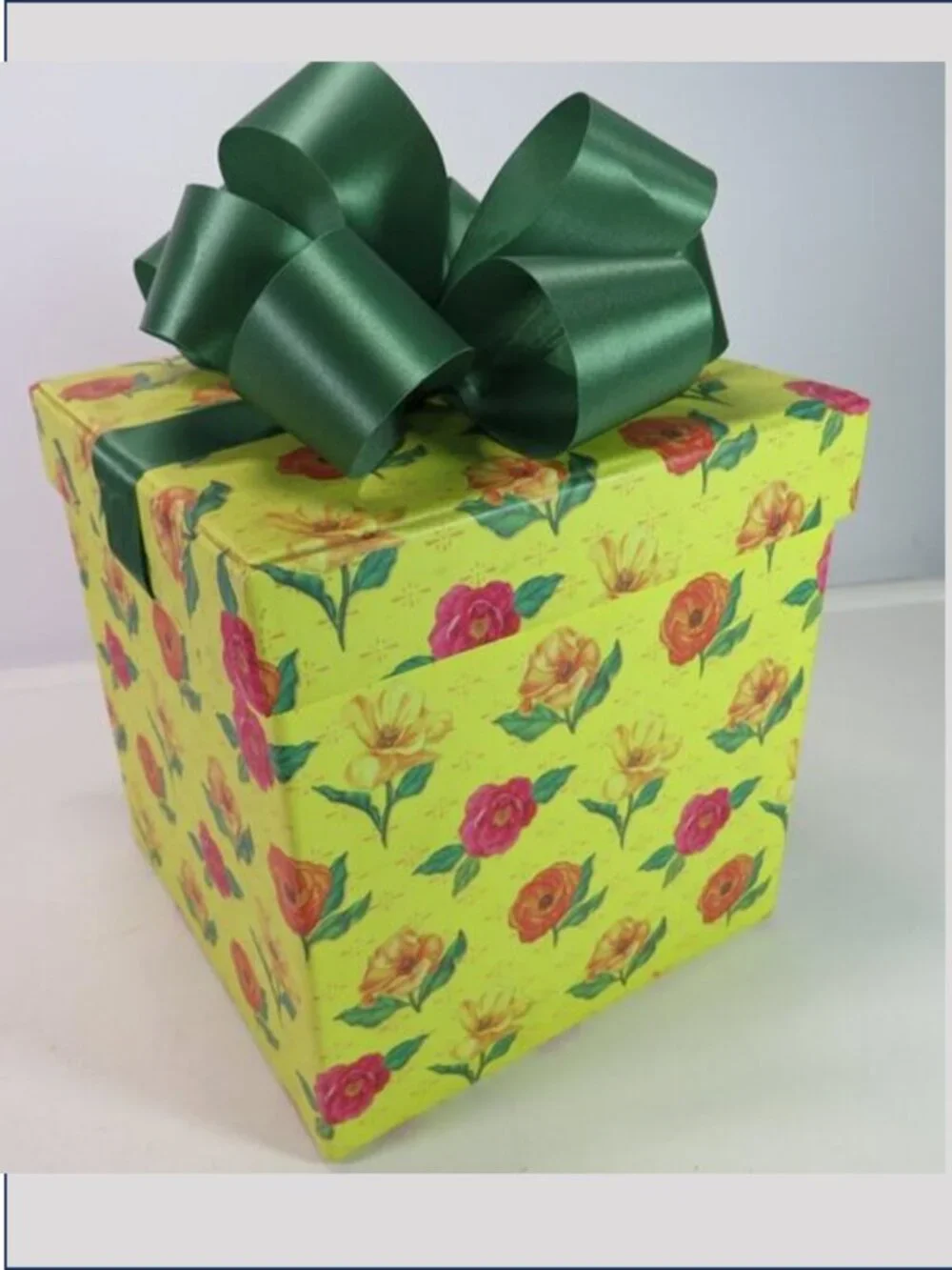 Lang Bob's Boxes Holiday Gift Box Lot 2pc Elizabeth King Brownd Roses Hi Quality